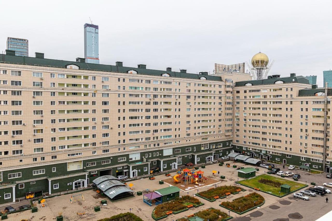 25 Вид На Байтерек Для 1-4 Человек С Кроватью И Раскладным Диваном Astana Exterior foto