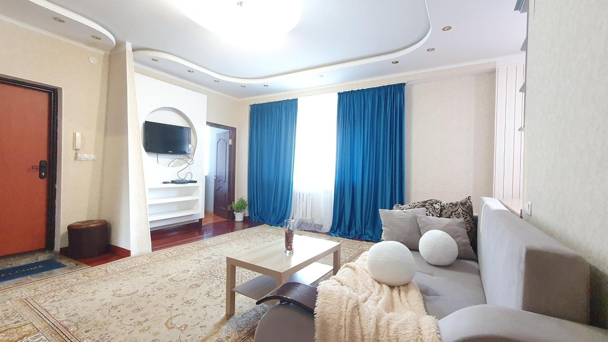 25 Вид На Байтерек Для 1-4 Человек С Кроватью И Раскладным Диваном Astana Exterior foto